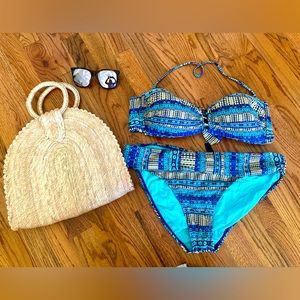 EUC La Blanca blue print two piece swimsuit